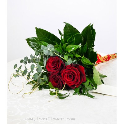 3 Red Roses Bouquet